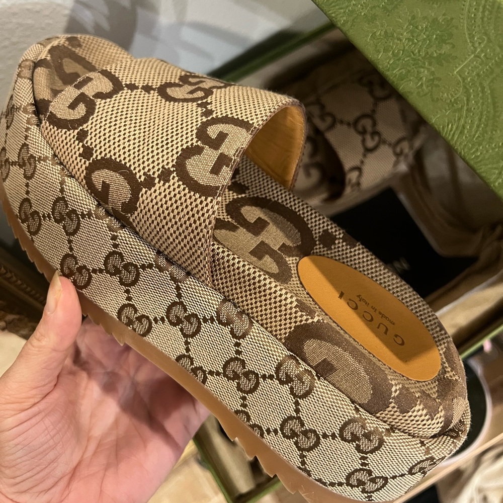 Gucci Women's Brown Platform Slides GG canvas size 35.5